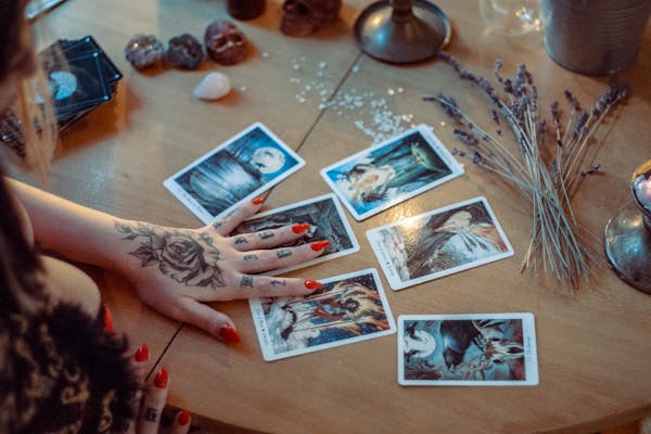 Practical Applications of the King of Pentacles in Love Readings