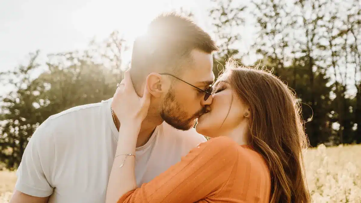 How Venus Sextile Mars Shapes Romantic Connections